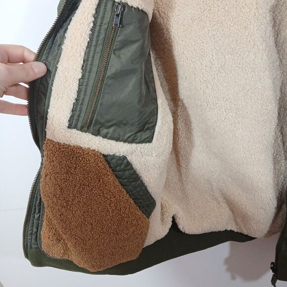 Green Reversable Jacket - Picture 7 of 9